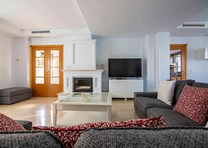 Modern With Parking And Private Pool Villa