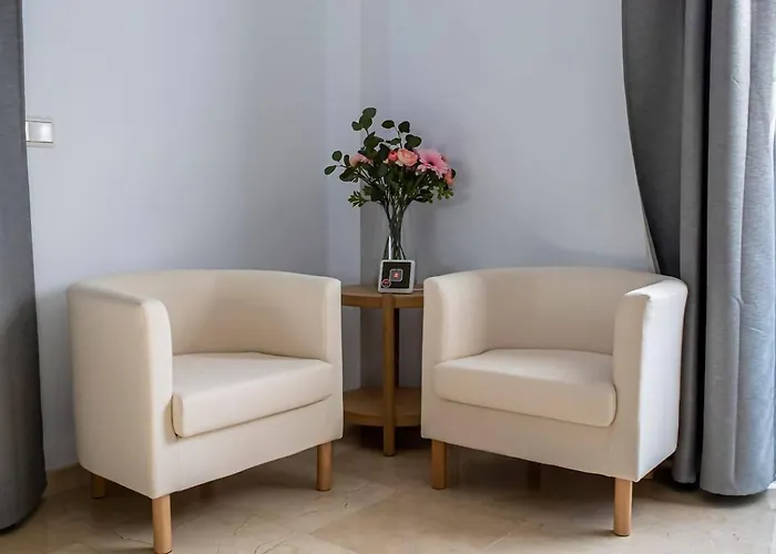 Modern With Parking And Private Pool *