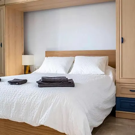 Modern With Parking And Private Pool