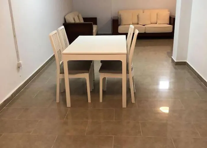 Modern With Parking And Private Pool